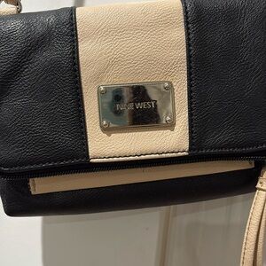 Great concert bag or for a night out. Hold all essentials